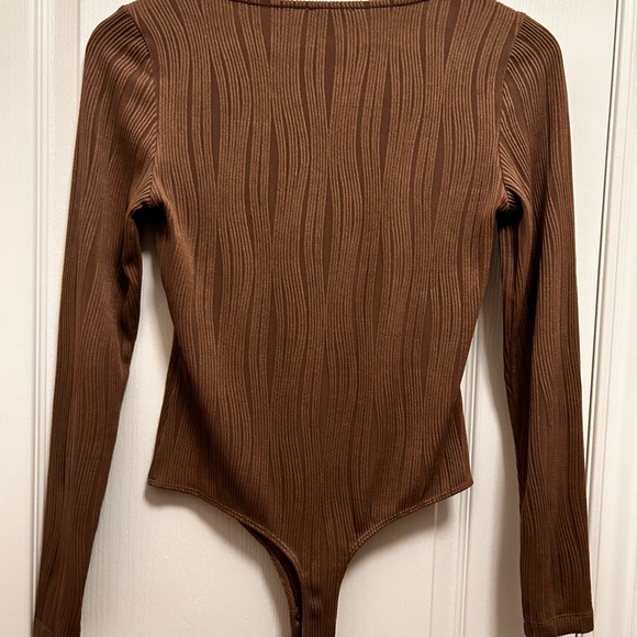 Dynamite Ribbed Brown Bodysuit - Picture 6 of 6